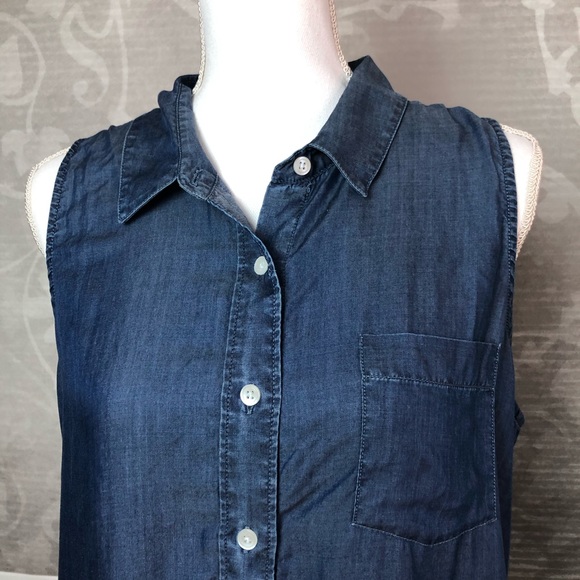 Crown & Ivy sleeveless chambray  top size L - Picture 2 of 6